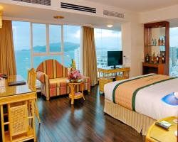 GREEN HOTEL