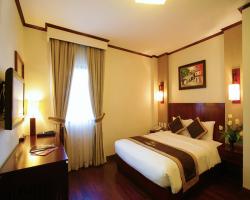 Khách sạn Quốc Hoa
