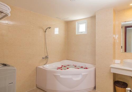 Paris Luxury Apartment 1 Bed Room Sea View