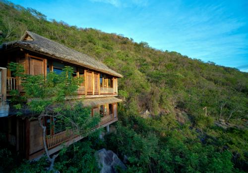 3-bed room Hill Top Reserve