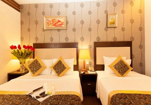 DELUXE ROOM