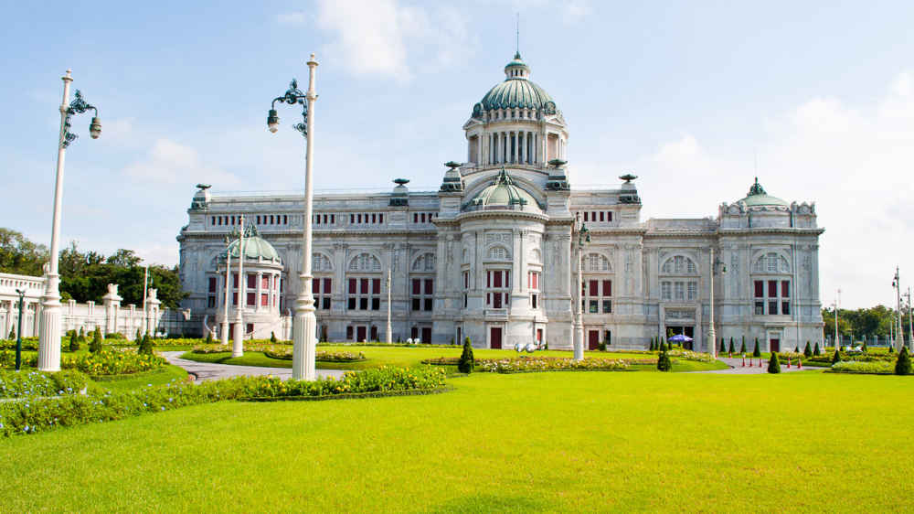 Cung điện Ananta Samakhom 